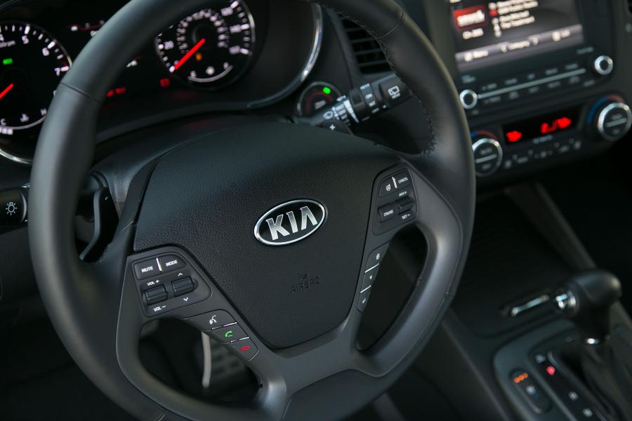  Kia Forte 2013 года  (фото 4 из 62)